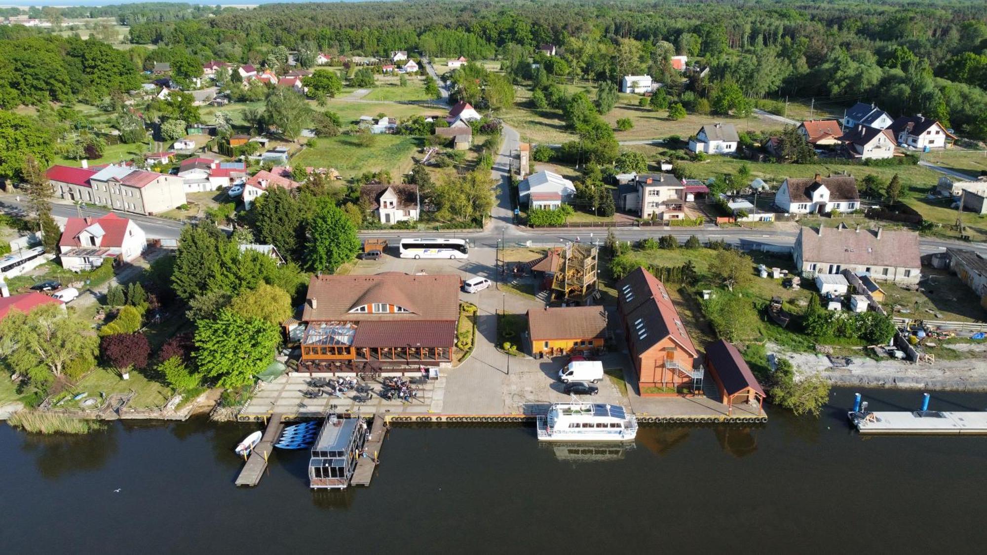 Karczma Rybna Rybaczowka Marina B&B Swinoujscie Bagian luar foto