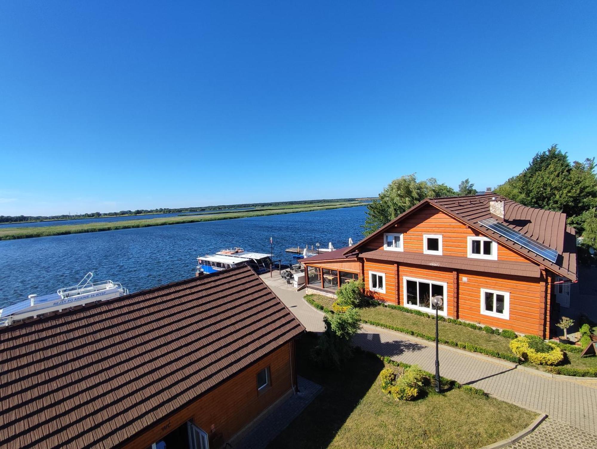 Karczma Rybna Rybaczowka Marina B&B Swinoujscie Bagian luar foto