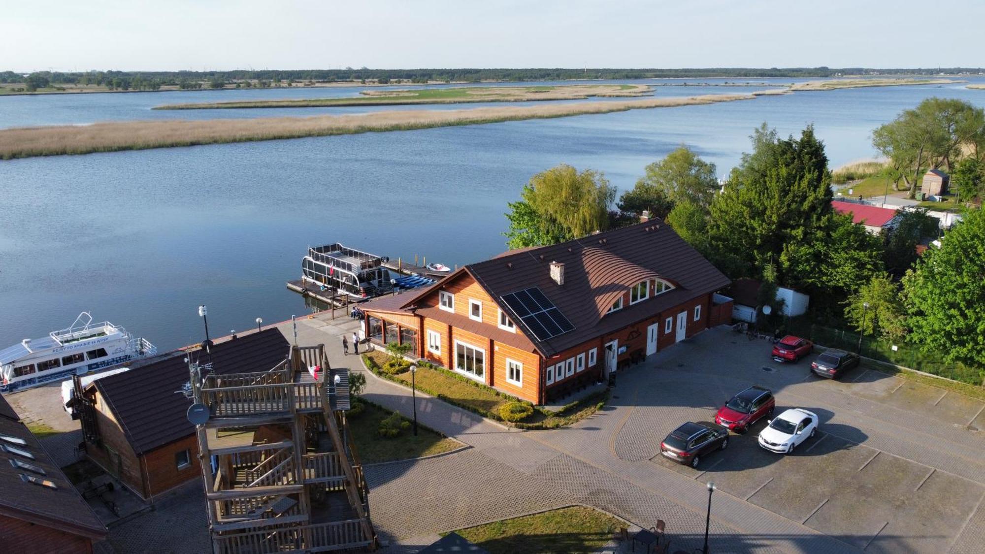 Karczma Rybna Rybaczowka Marina B&B Swinoujscie Bagian luar foto